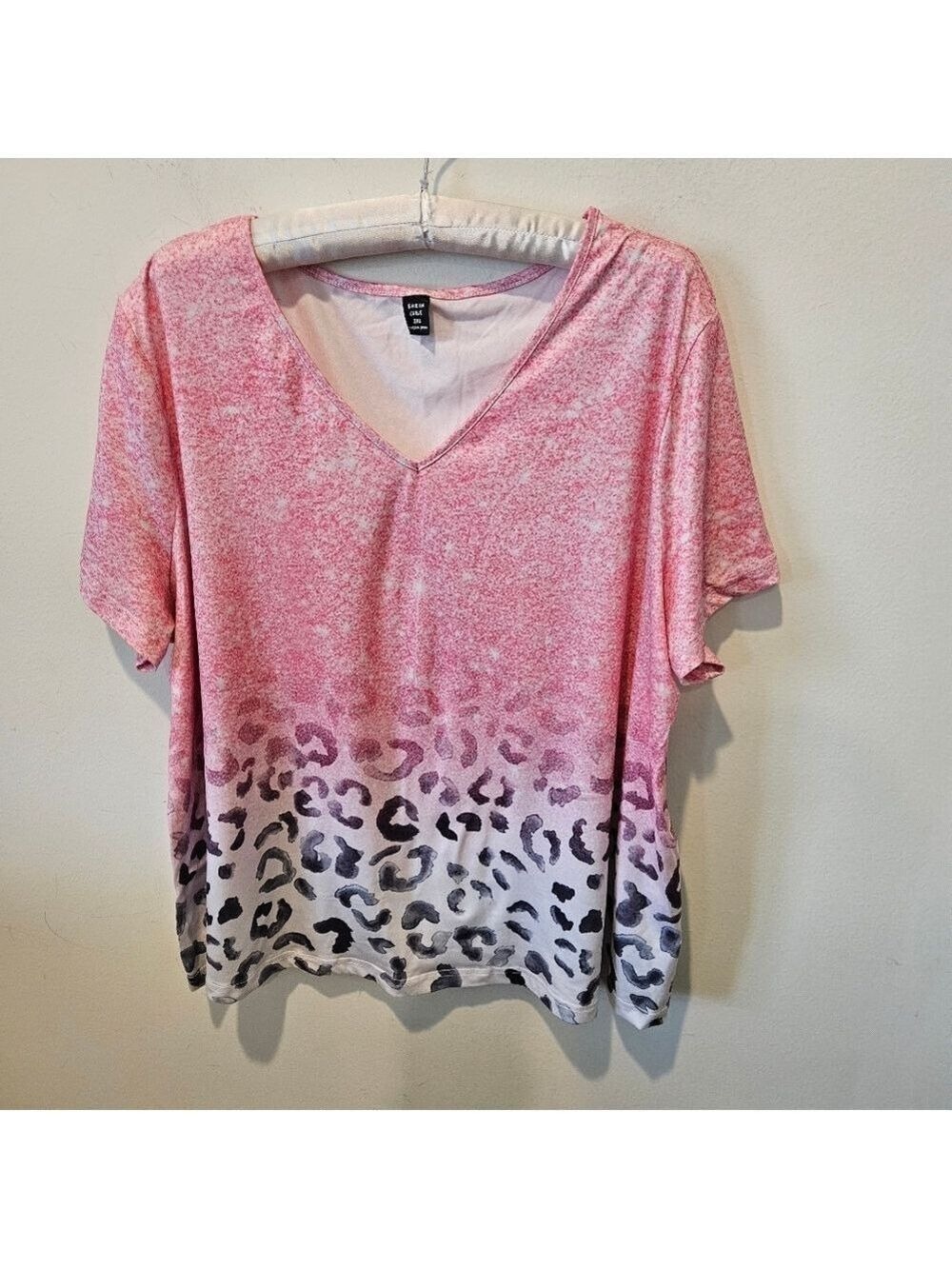 CLEARANCE! Shein Women's Short Sleeved V-Neck T-Shirt, 2XL